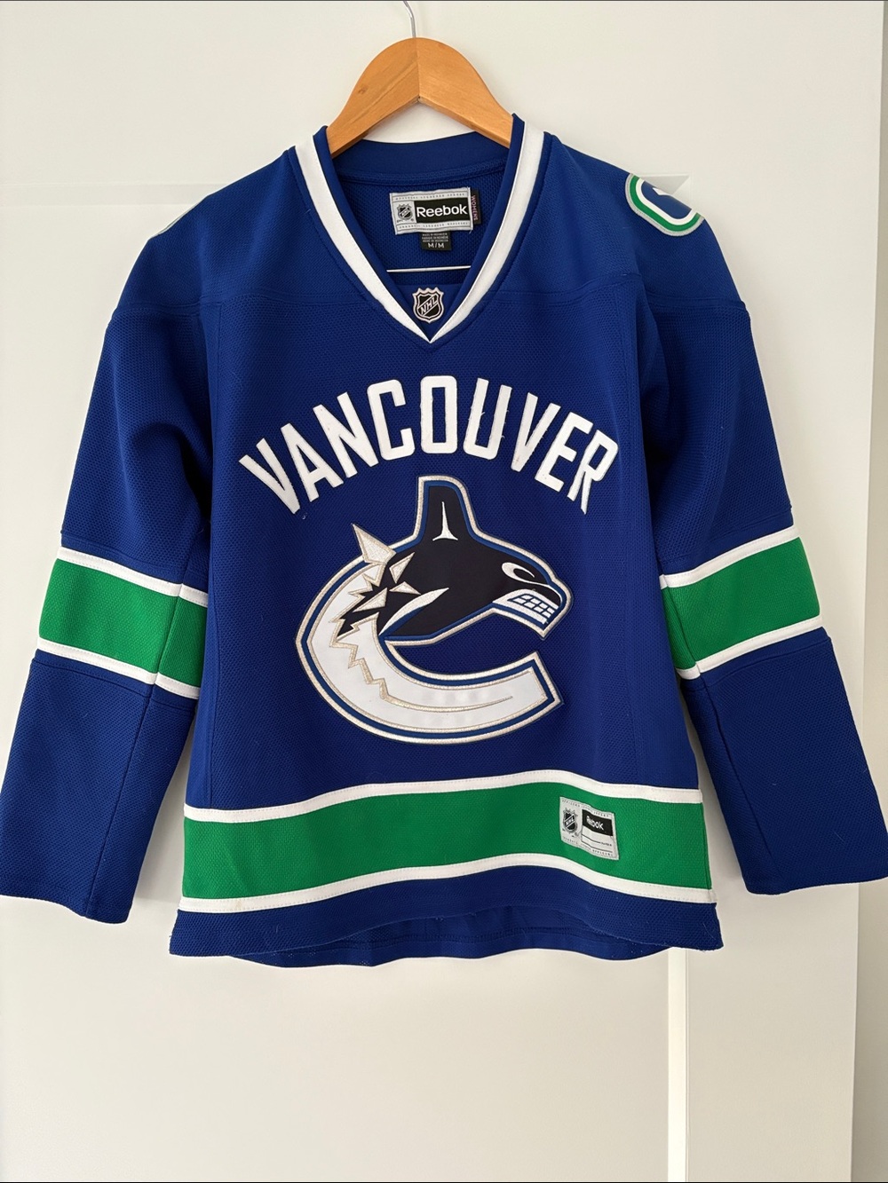 Reebok Women’s Vancouver Canucks Jersey